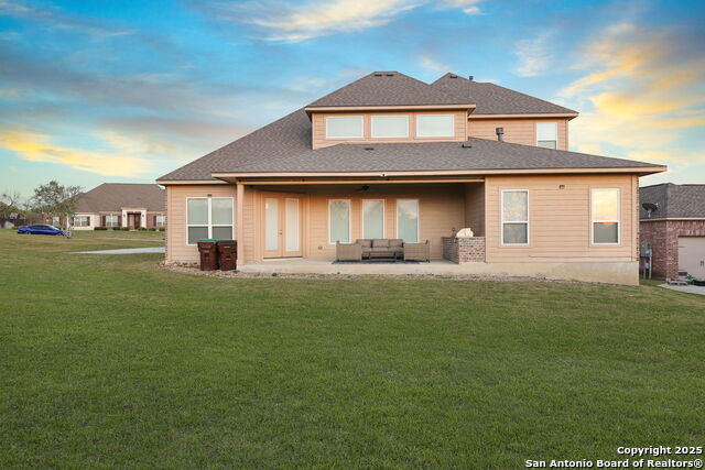 Listing photo id 18 for 242 Sittre Drive