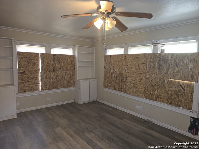 Listing photo id 9 for 130 E Harding