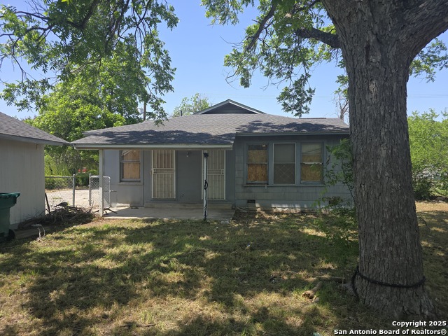 Listing photo id 18 for 130 E Harding