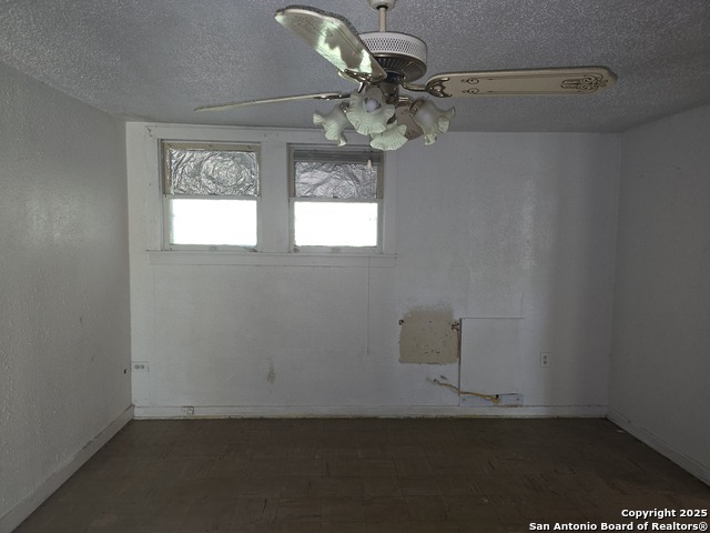Listing photo id 21 for 130 E Harding
