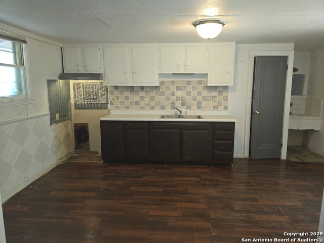 Listing photo id 22 for 130 E Harding