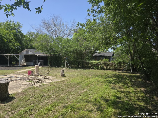 Listing photo id 24 for 130 E Harding