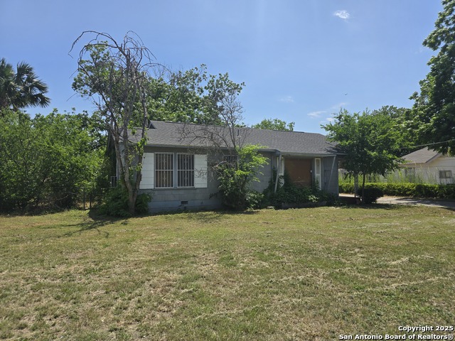 Listing photo id 1 for 130 E Harding