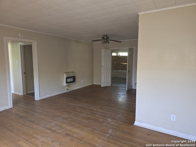 Listing photo id 3 for 130 E Harding