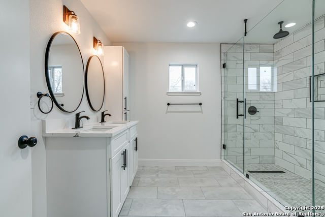 Image 30 of 39 For 447 Shannon Lee St