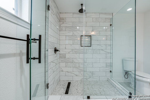 Image 31 of 39 For 447 Shannon Lee St