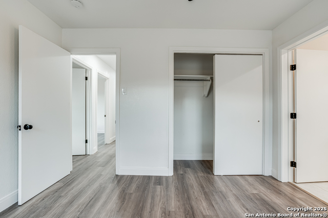 Image 33 of 39 For 447 Shannon Lee St