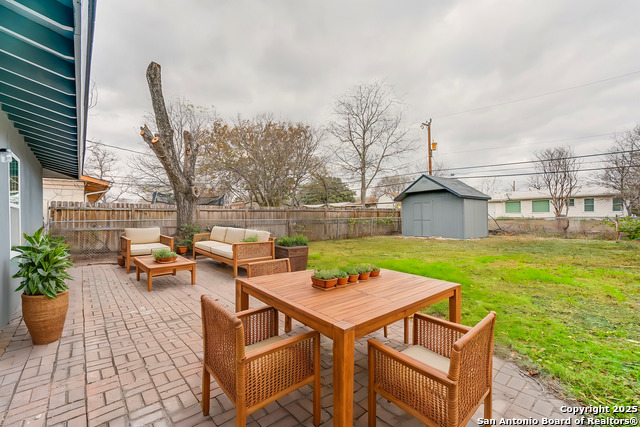 Image 36 of 39 For 447 Shannon Lee St