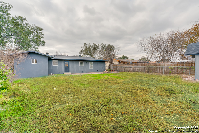 Image 37 of 39 For 447 Shannon Lee St