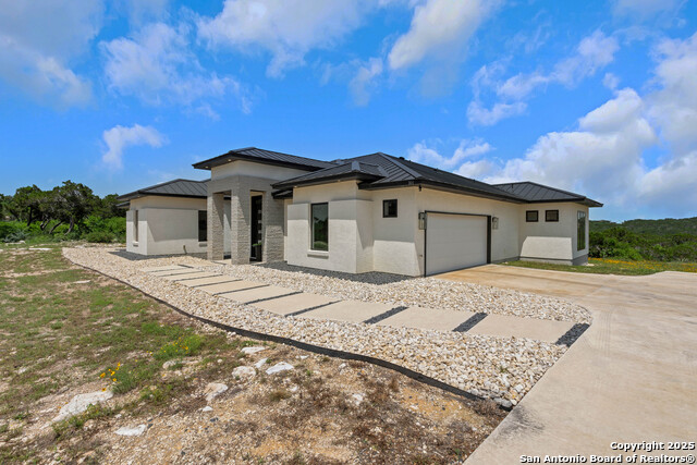 Listing photo id 0 for 364 Pr 2771