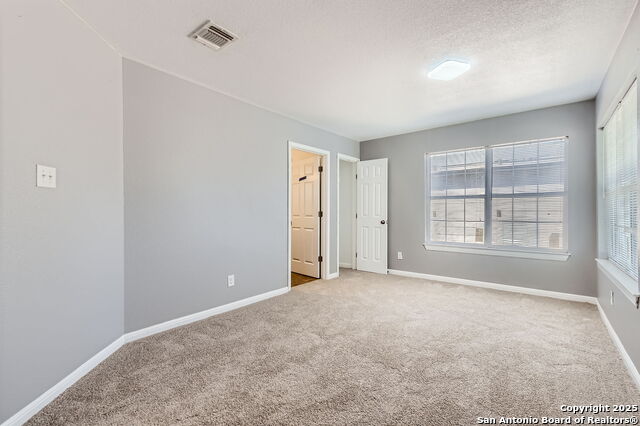 Image 14 of 31 For 511 Lynwood Ave W