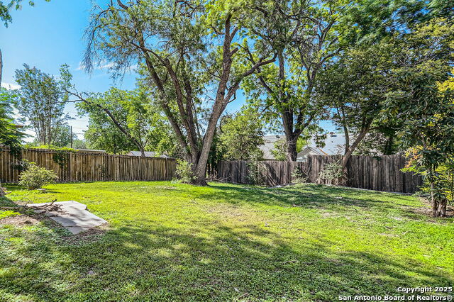 Image 27 of 31 For 511 Lynwood Ave W