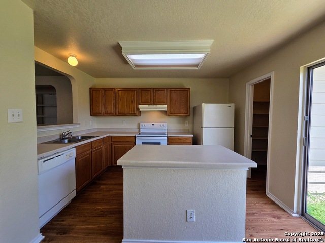 Image 5 of 22 For 100 Lone Star Way