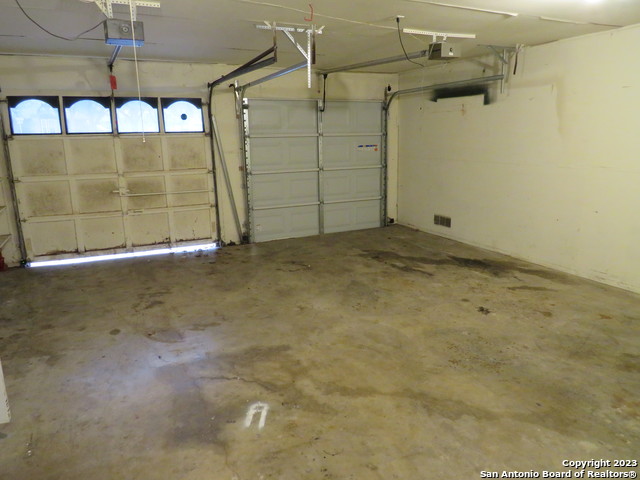 Image 18 of 22 For 331 Trafalgar Rd