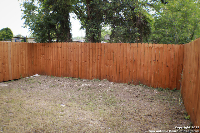 Image 16 of 24 For 715 Ripford