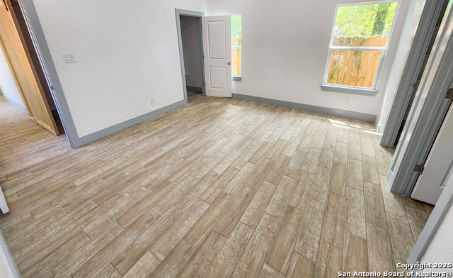 Image 20 of 24 For 715 Ripford