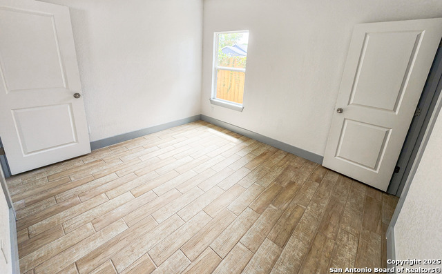 Image 21 of 24 For 715 Ripford