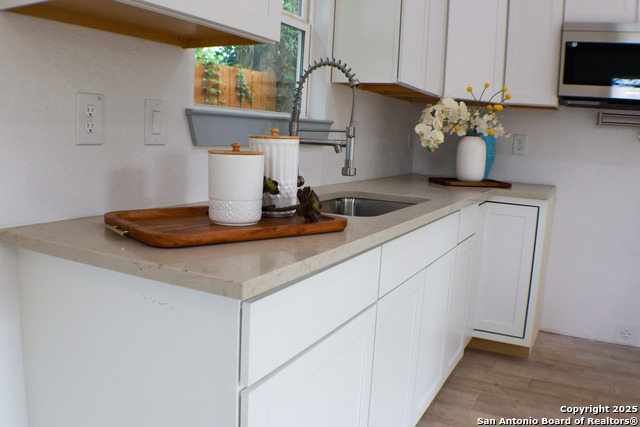 Image 4 of 24 For 715 Ripford