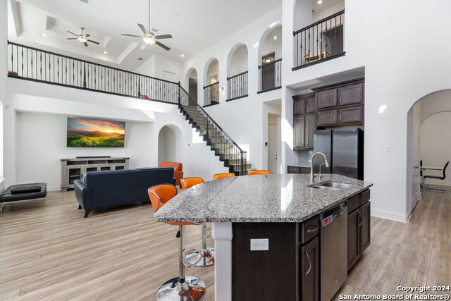 Image 22 of 43 For 14118 Sam Houston Way