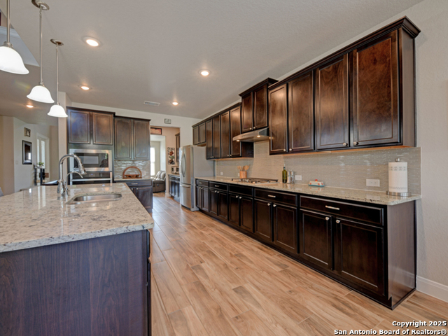 Listing photo id 10 for 5043 Tupelo