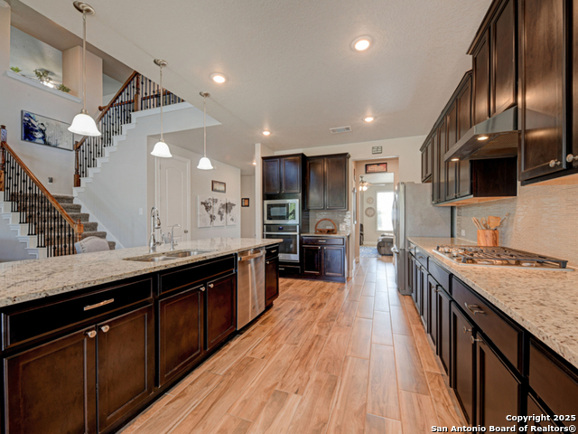 Listing photo id 11 for 5043 Tupelo