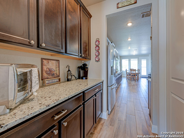 Listing photo id 13 for 5043 Tupelo
