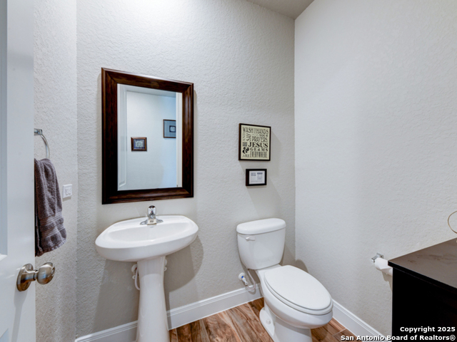Listing photo id 18 for 5043 Tupelo