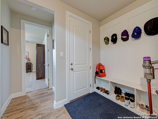 Listing photo id 19 for 5043 Tupelo