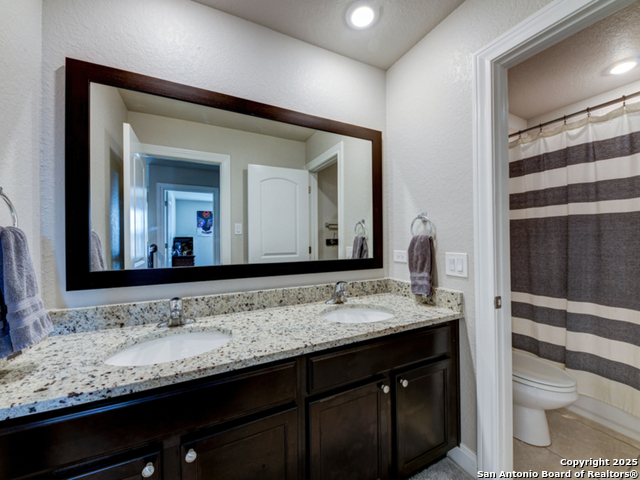 Listing photo id 25 for 5043 Tupelo