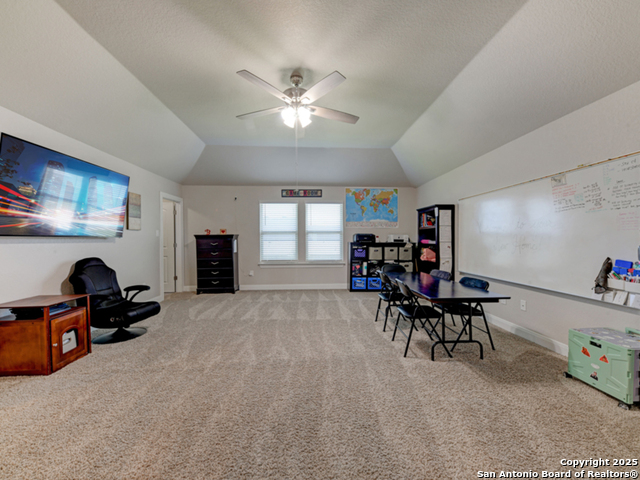 Listing photo id 30 for 5043 Tupelo