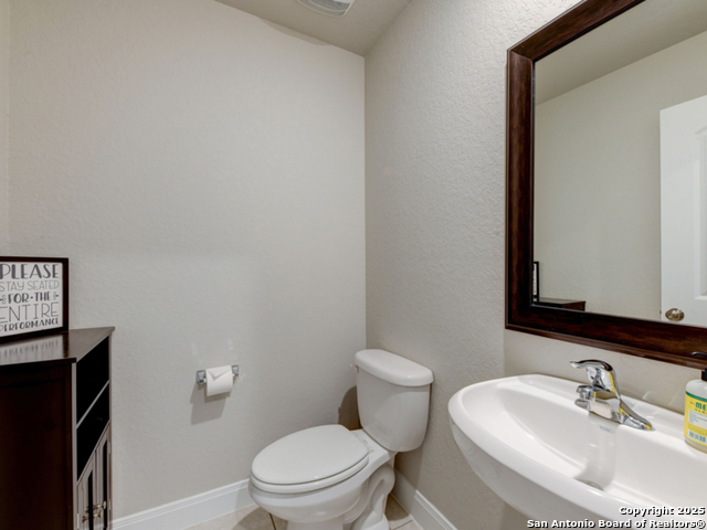 Listing photo id 32 for 5043 Tupelo