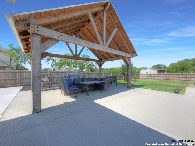 Listing photo id 34 for 5043 Tupelo