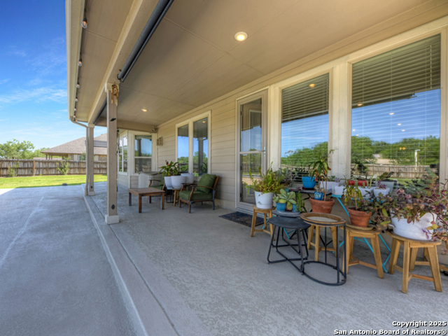 Listing photo id 35 for 5043 Tupelo