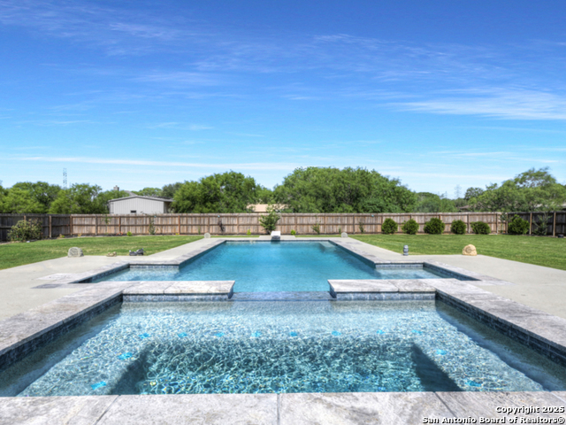 Listing photo id 38 for 5043 Tupelo
