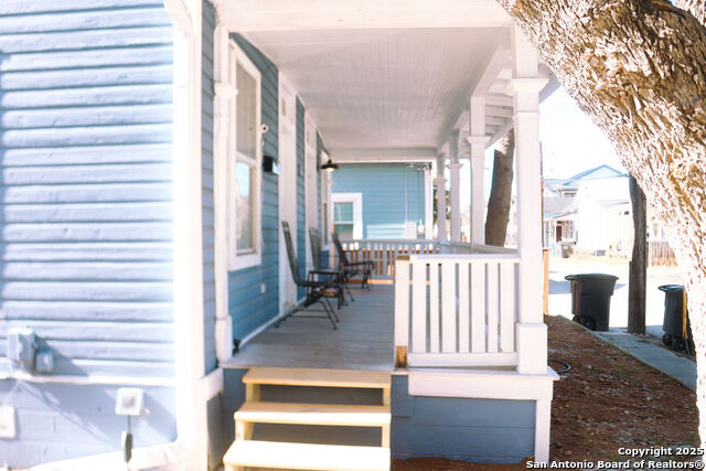 Image 11 of 45 For 326 Refugio  