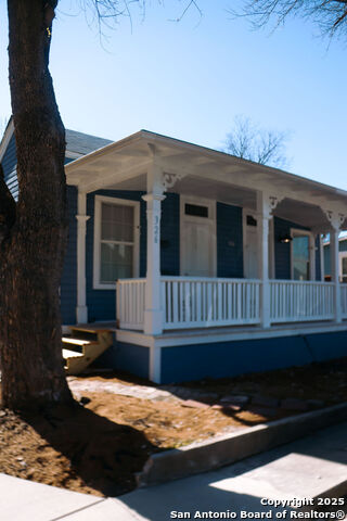 Image 4 of 45 For 326 Refugio  