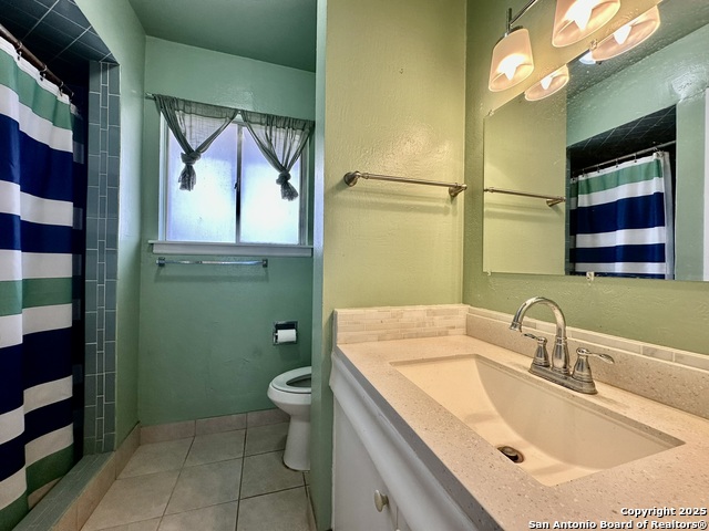Image 13 of 23 For 138 Surrey Ln