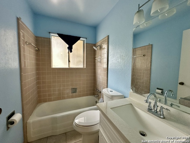 Image 17 of 23 For 138 Surrey Ln