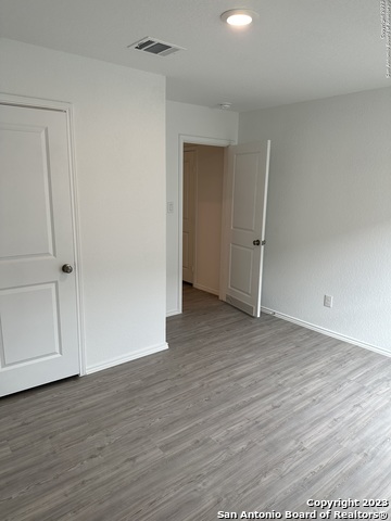 Listing photo id 9 for 10742 Hernando Ct.