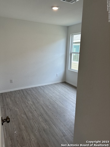 Listing photo id 6 for 10742 Hernando Ct.