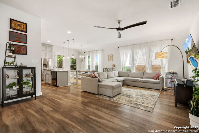 Image 10 of 28 For 509 Allegro Edge