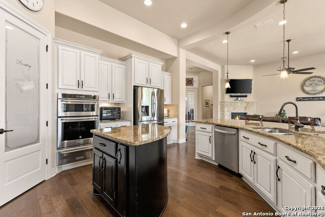 Image 14 of 52 For 233-239 Rosinweed