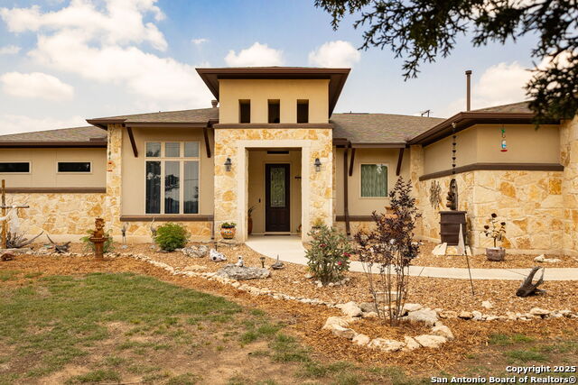 Image 2 of 52 For 233-239 Rosinweed