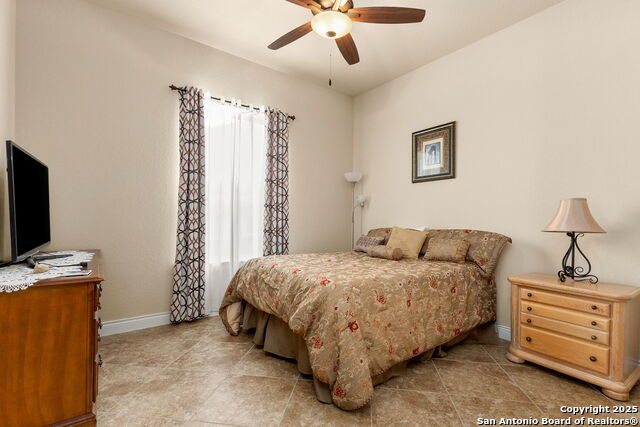 Image 20 of 52 For 233-239 Rosinweed