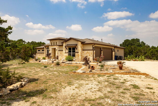 Image 3 of 52 For 233-239 Rosinweed