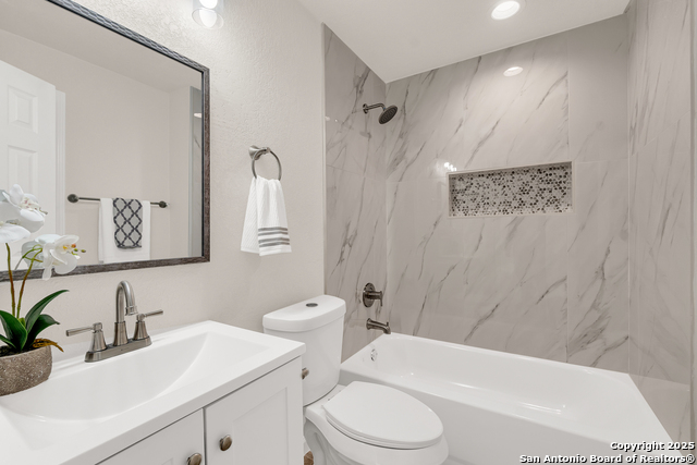 Image 18 of 21 For 629 Gevers S