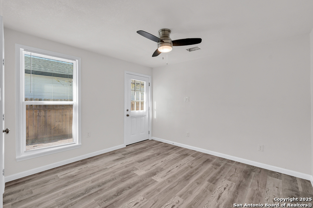 Image 19 of 21 For 629 Gevers S