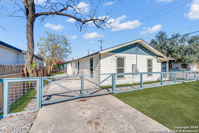 Image 20 of 21 For 629 Gevers S