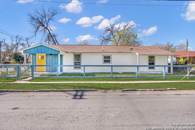 Image 3 of 21 For 629 Gevers S