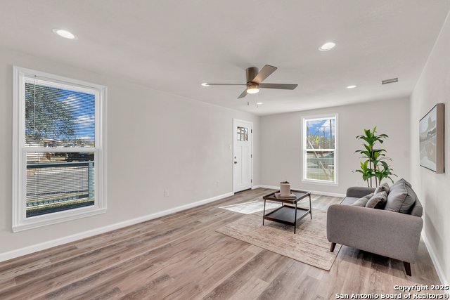 Image 7 of 21 For 629 Gevers S